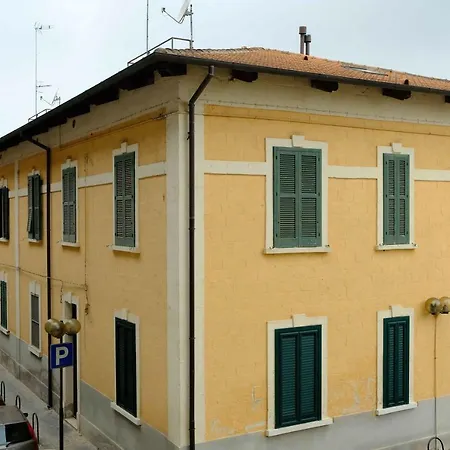 Nyaraló Il Nido Del Grillaio & Appartament Matera